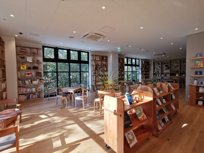南町田グランベリーパーク・パークライフサイトの図書館